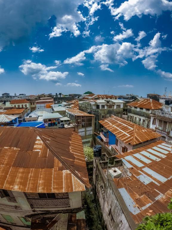 Red Sun Lodge Kokoni Ngambo Bagian luar foto